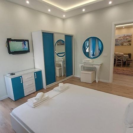 Апартамент Pink & Blue - 2Bdr With Balcony - Wi-Fi Varna Bagian luar foto