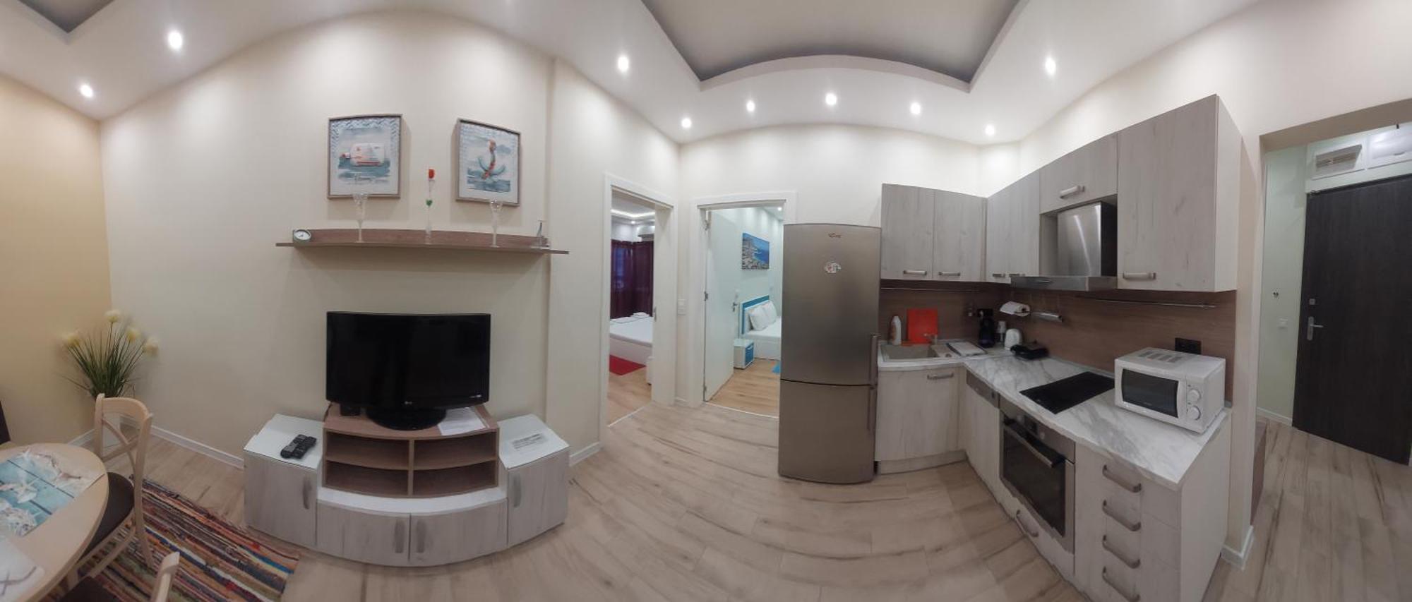 Апартамент Pink & Blue - 2Bdr With Balcony - Wi-Fi Varna Bagian luar foto
